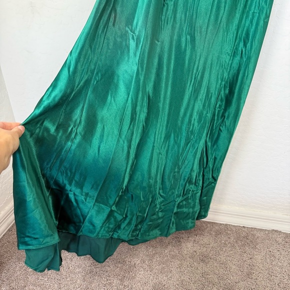 Vintage Zum Zum by Niki Livas Emerald Green Satin Halter Evening Gown Prom Dress - Picture 6 of 16